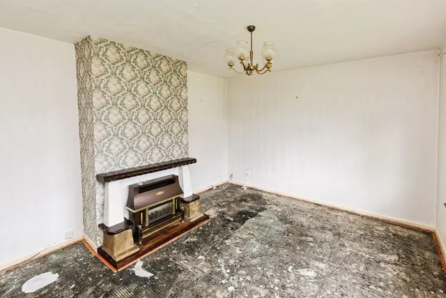 Stratford Close, Wrexham, LL12, photo 2