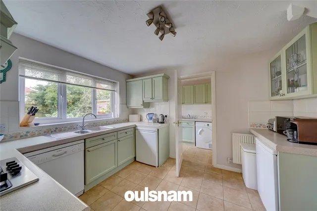 Photo 3 — Showell Green, Droitwich, Worcestershire, WR9 8UE