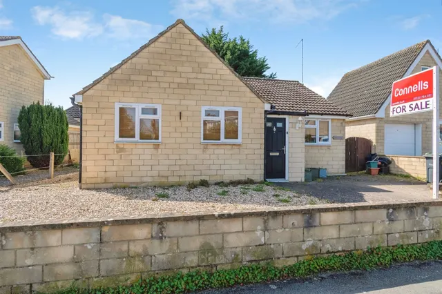 Conway Road, Chippenham, photo 1