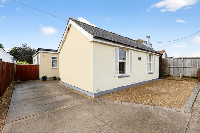 Manna Road, Bembridge, PO35, photo 2