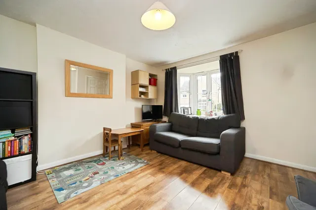 School Street, Cottingley, BD16, photo 3