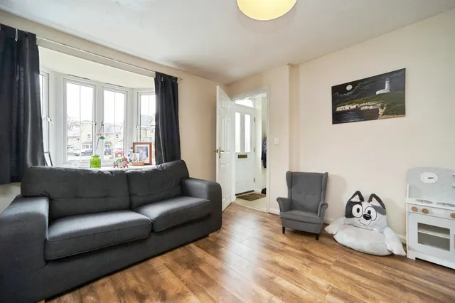 School Street, Cottingley, BD16, photo 2