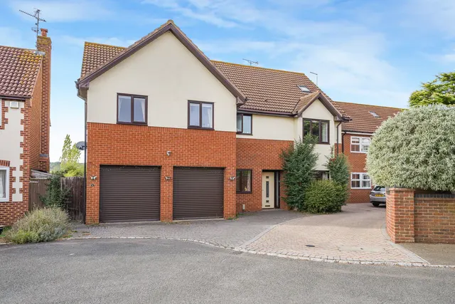 Mandalay Drive, Norton, GL2, photo 1
