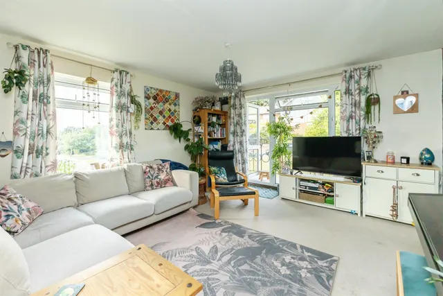 Photo 3 — Gresham Way, St. Leonards-On-Sea