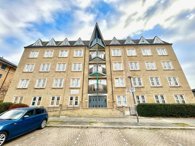 Clarence House, Milton Keynes, MK9, photo 1
