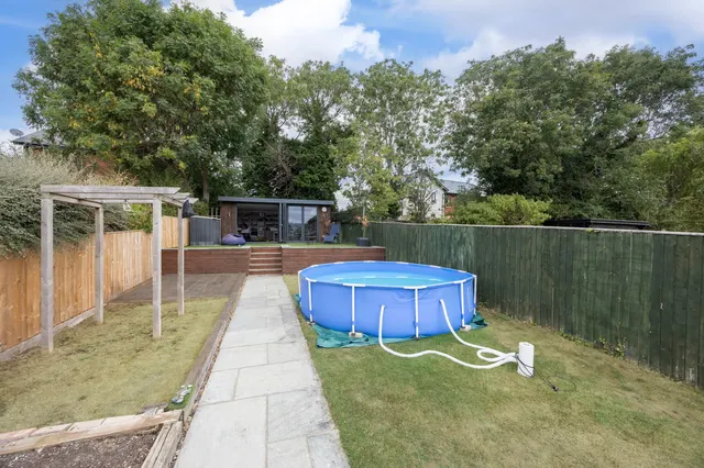 Welland Lodge Road, Cheltenham, photo 3