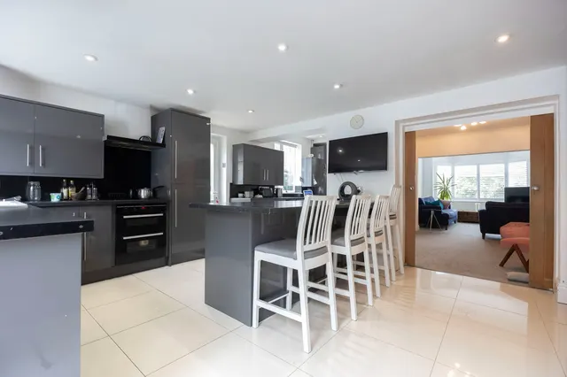 Welland Lodge Road, Cheltenham, photo 2