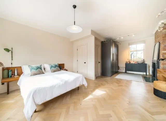 Photo 2 — Durrington Road, Clapton, E5
