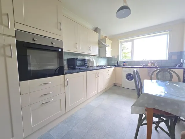 Photo 3 — Common Mead Avenue, Gillingham, Dorset SP8 4NB