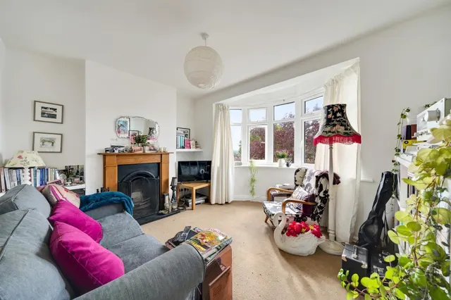 Castlewood Drive, SE9, photo 2