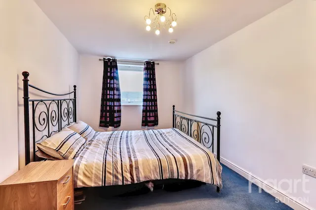 Station Approach, Epsom, KT19, photo 3