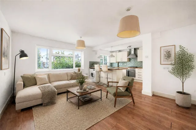 Garson Road, Esher, KT10, photo 1