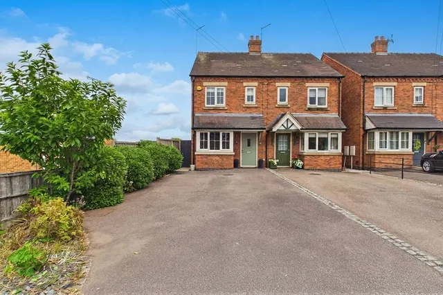 Beacon Road, Rolleston-on-Dove, photo 1