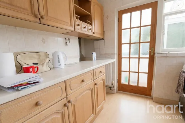 Perry Hall Close, Orpington, BR6, photo 3
