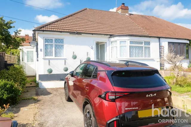 Perry Hall Close, Orpington, BR6, photo 1