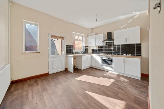 Windermere Road, Leigh, WN7, photo 3