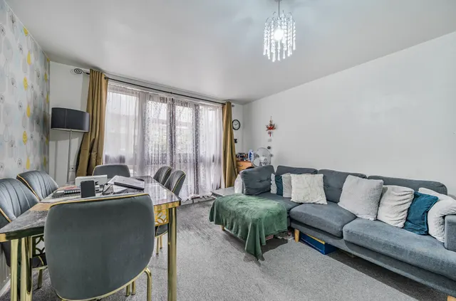New Goulston Street, London, photo 1