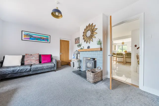 Pulborough Road, Storrington, RH20, photo 3