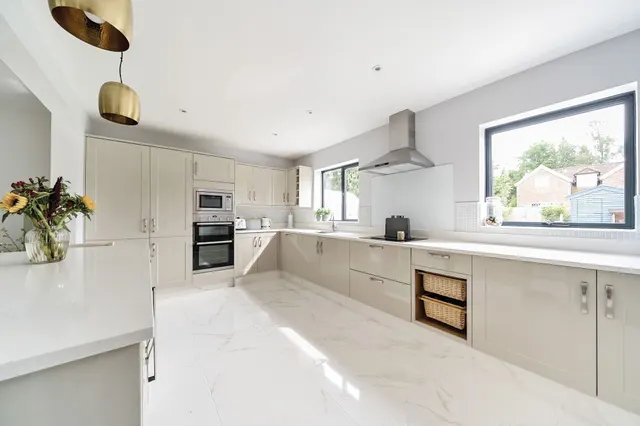 Pulborough Road, Storrington, RH20, photo 2
