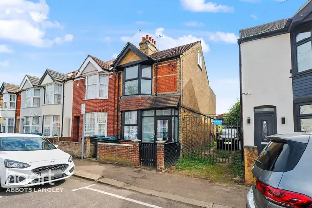 Chester Road, Watford, WD18, photo 1