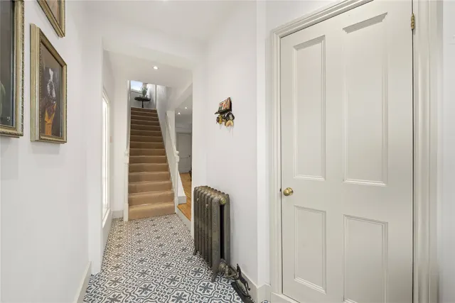 Shepperton Road, Laleham, TW18, photo 2
