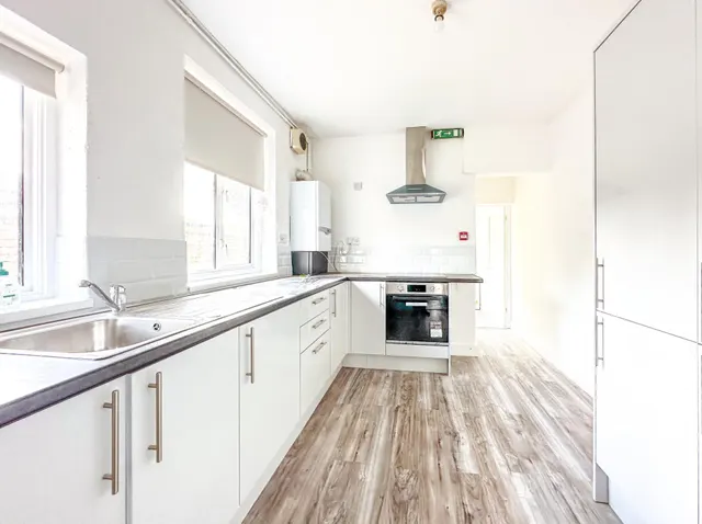 Photo 3 — Leavesden Road, Watford, WD24