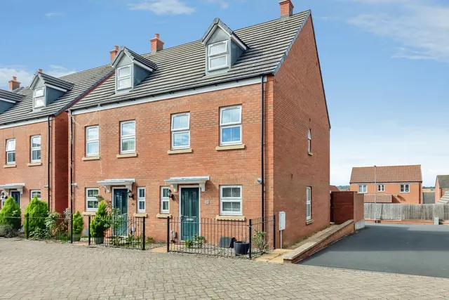 Foster Way, Kettering, NN15, photo 2