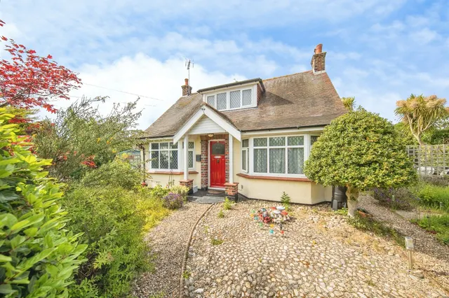 Merrilees Crescent, Holland-on-Sea, CLACTON-ON-SEA, photo 1