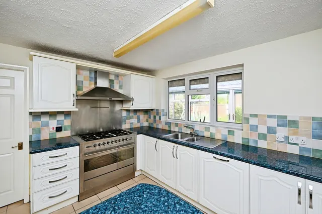 Photo 2 — Russet Close, Lowdham, Nottingham, Nottinghamshire, NG14