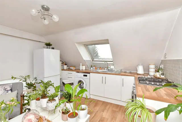 King Edward Road, Gillingham, ME7, photo 2