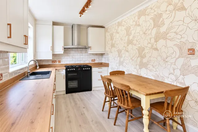 Pullman Gardens, London, SW15, photo 1