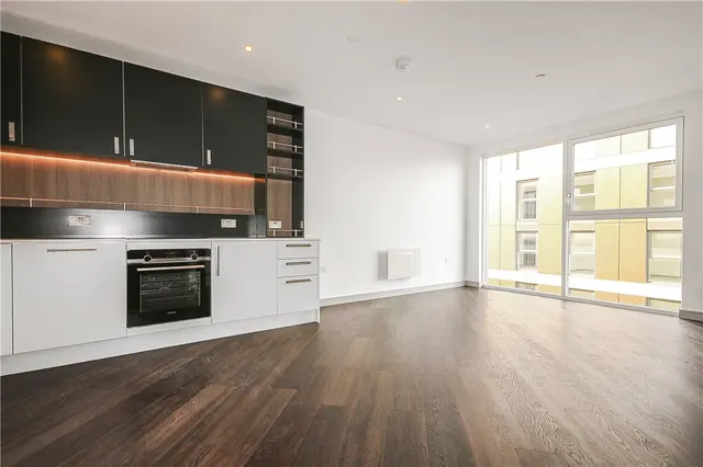 Eden Grove, Staines-upon-Thames, TW18, photo 2