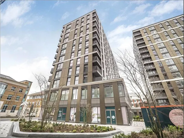 Eden Grove, Staines-upon-Thames, TW18, photo 1