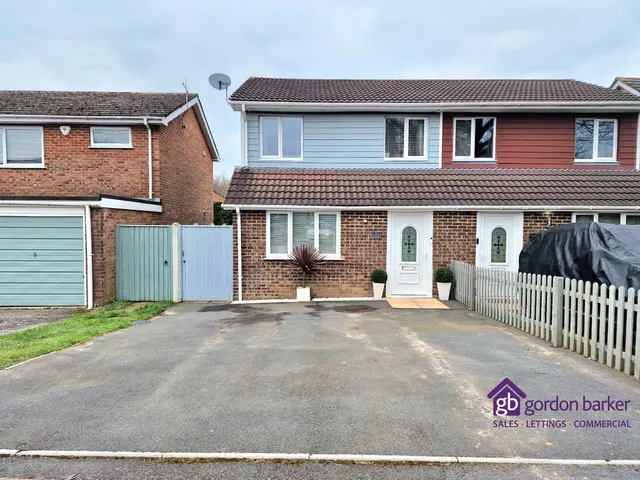 Pear Tree Close, Alderholt, Fordingbridge, SP6 3ER, photo 1