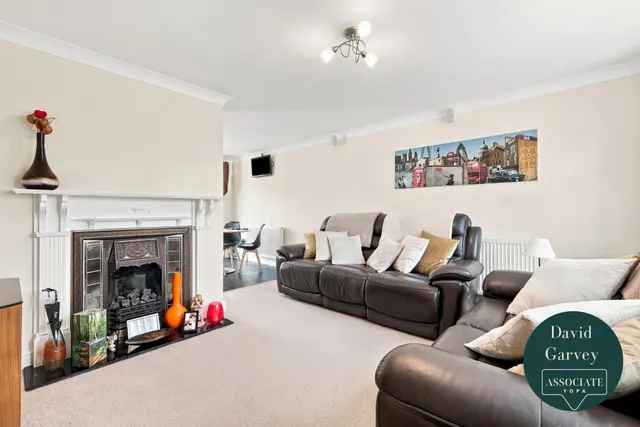 Grays Walk, Brentwood, CM13, photo 2
