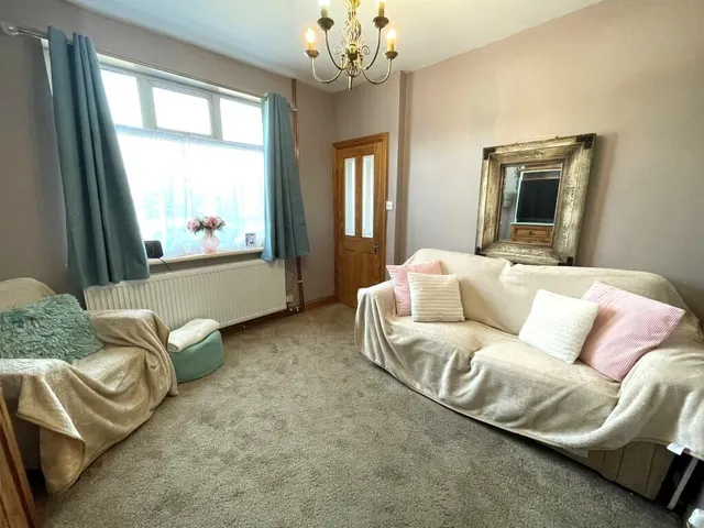 Photo 3 — Hill Gardens, Harworth, Doncaster