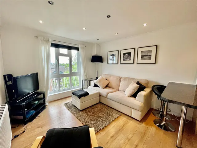 Photo 2 — Hunter House, Junction Road, London