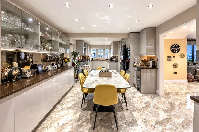 The Avenue, Orpington, BR6, photo 1