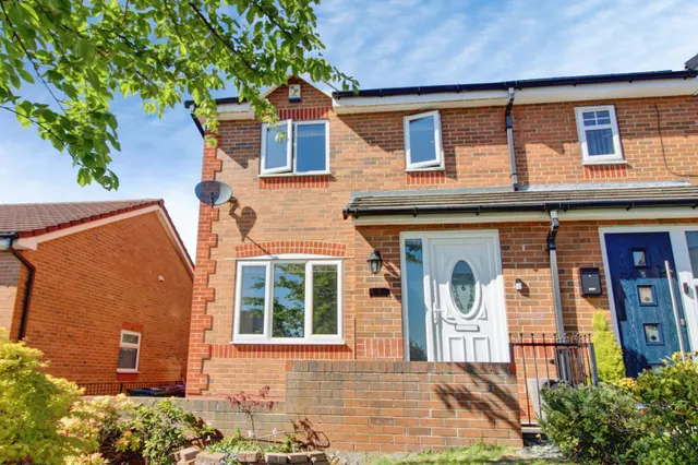 Orchard Place, Cudworth, S72, photo 1