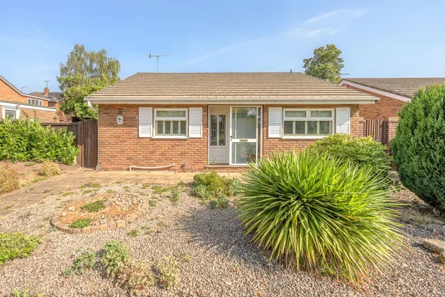 Lawnswood Road, Wordsley, DY8 5NT, photo 1