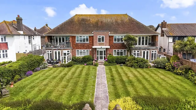 Marine Drive, Goring Hall, Worthing, photo 1