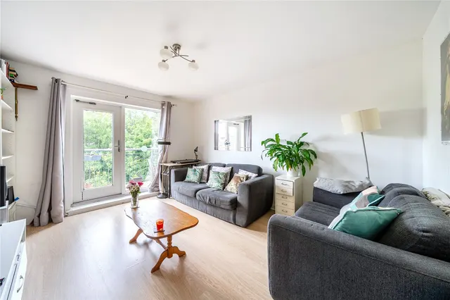 Symons Close, SE15, photo 1