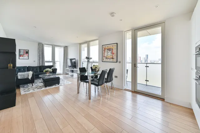 Photo 2 — Flat 75, 25 Robsart Street, London