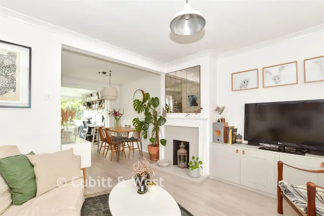Woodleigh Road, Burgess Hill, RH15, photo 2