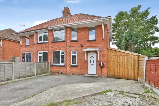 Cynthia Road, Poole, BH12, photo 1
