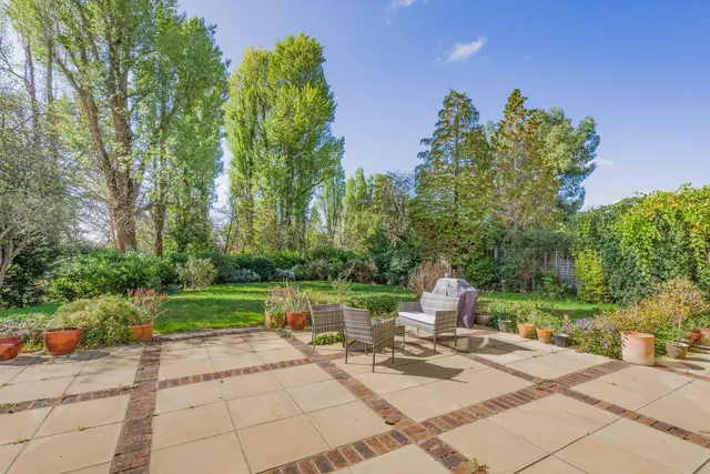 Potters Heights Close, Pinner, HA5, photo 2