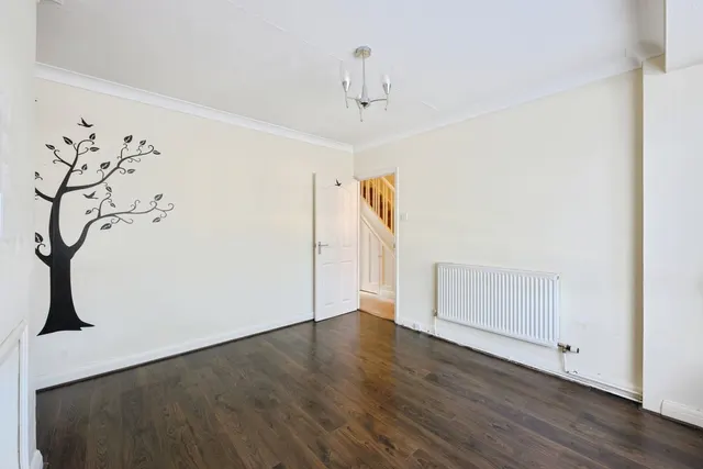 Photo 2 — Westleigh Avenue, COULSDON, Surrey, CR5
