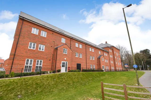 Charteris Close, Wellesley, GU11, photo 1