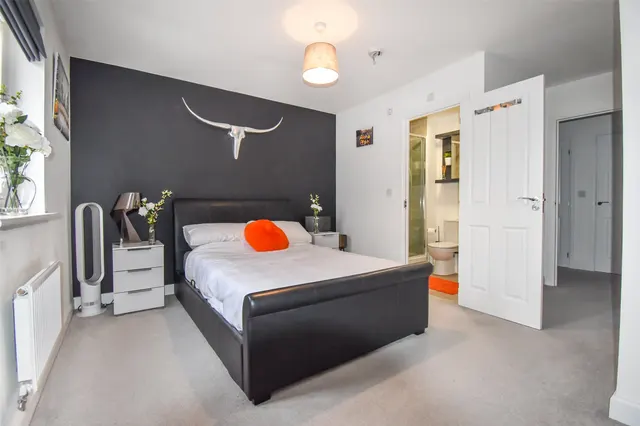 Charteris Close, Wellesley, GU11, photo 3