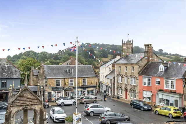 The Square, Beaminster, DT8, photo 3
